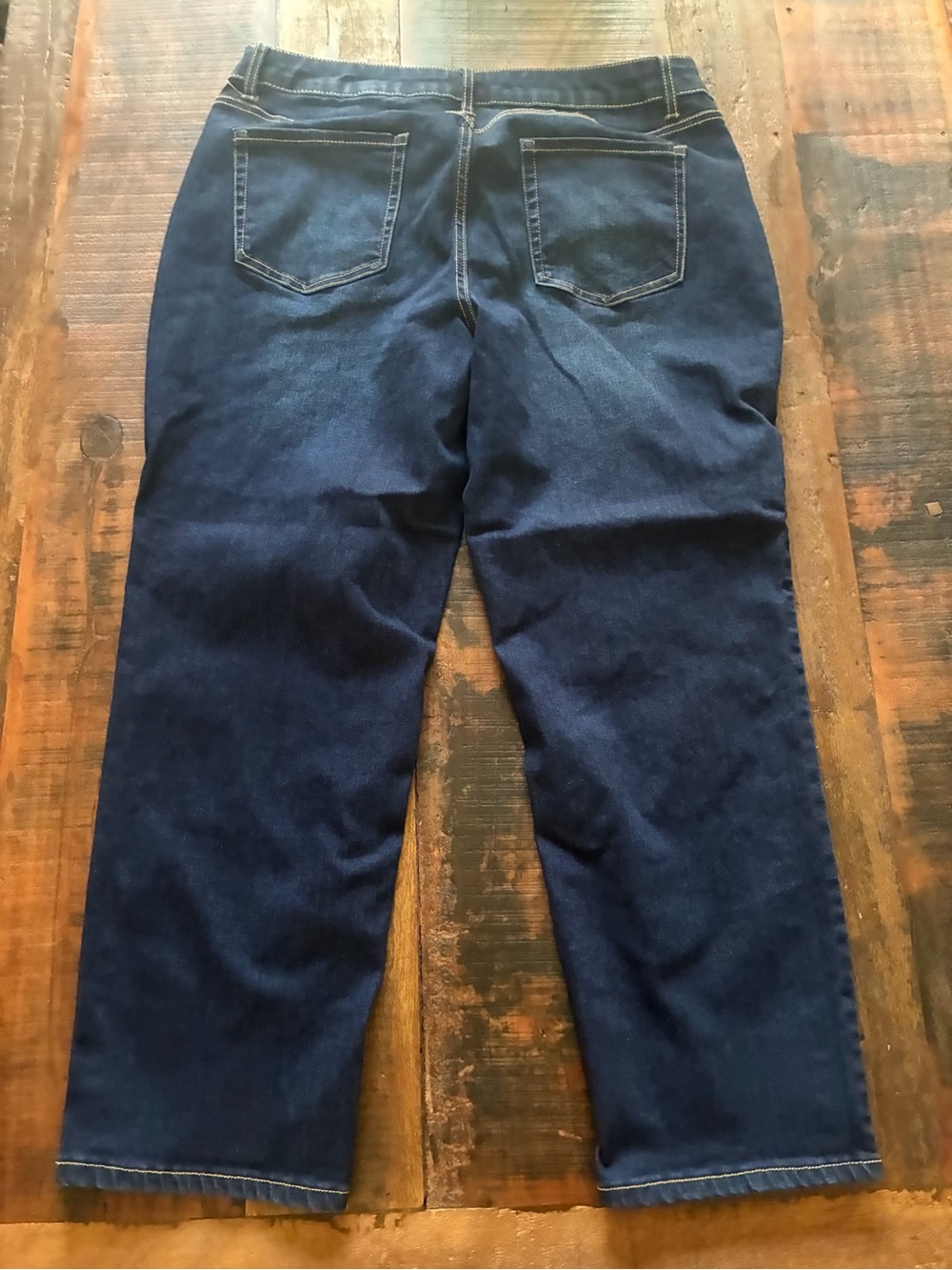 Time and Tru Dark Blue Mid-rise Straight Jeans 18S - Picture 2 of 3